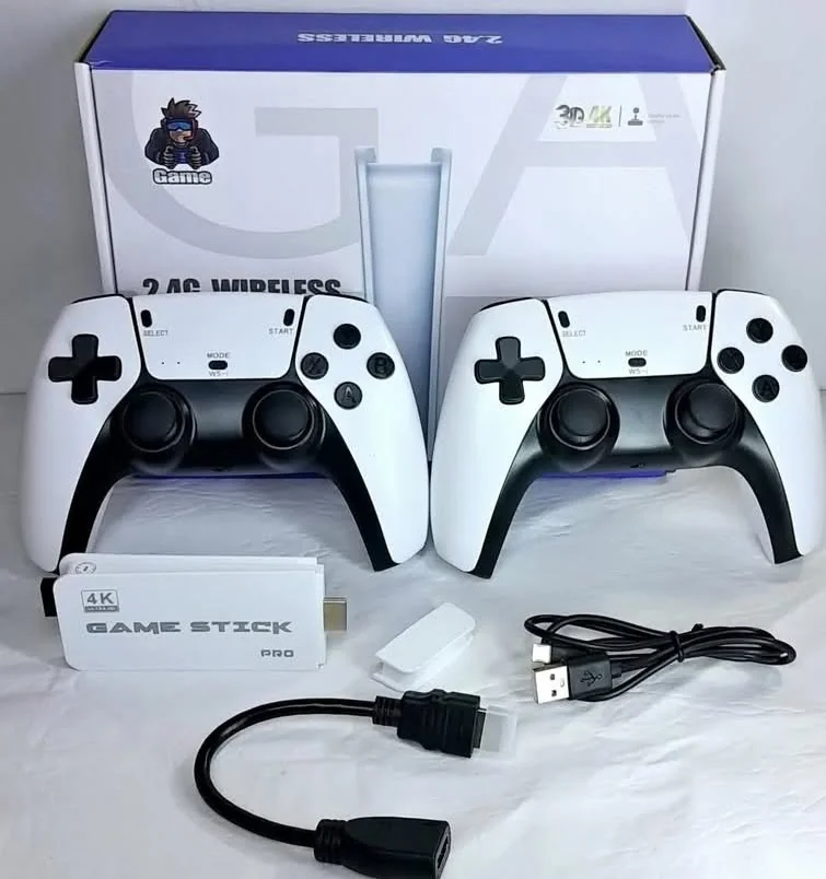 Consola Game Stick 4K Pro con dos controles inalámbricos, disponible en Encarnación, Paraguay